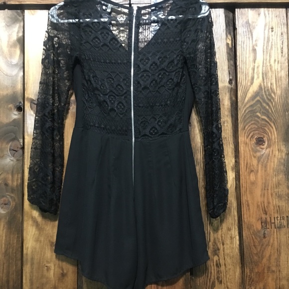 Charlotte lace romper - Picture 2 of 2